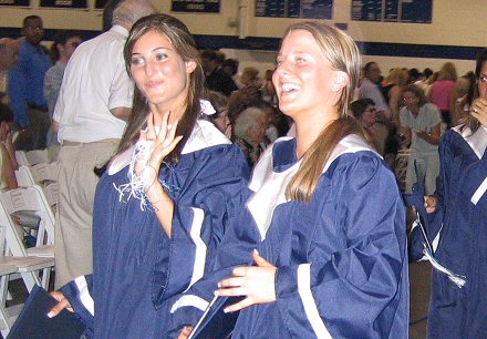 shsgrad06180405.jpg