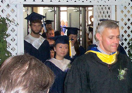 shsgrad06180407.jpg