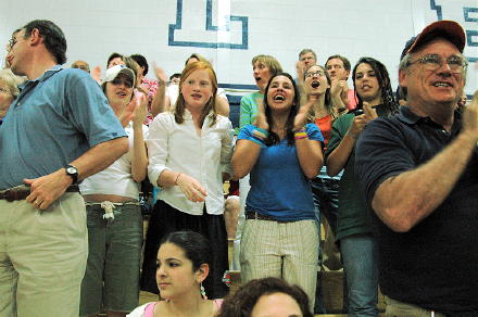 shsvolleyball06030502.jpg