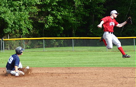 staplesbaseball05190401.jpg