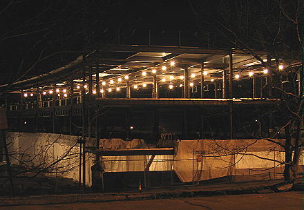 staplesnight03010401.jpg