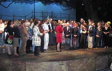 staplesplayers04080503.jpg