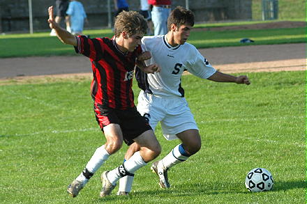 staplessoccer09240401.jpg